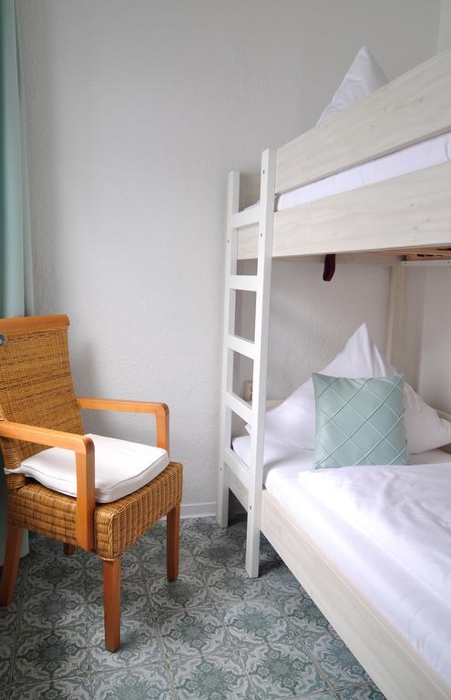 Hotel Haus Moenchgut Thiessow Bagian luar foto