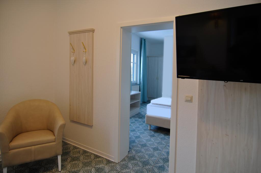 Hotel Haus Moenchgut Thiessow Bagian luar foto